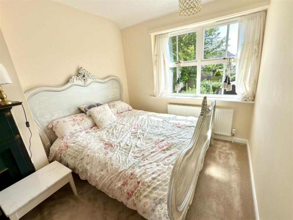 BED2.jpg