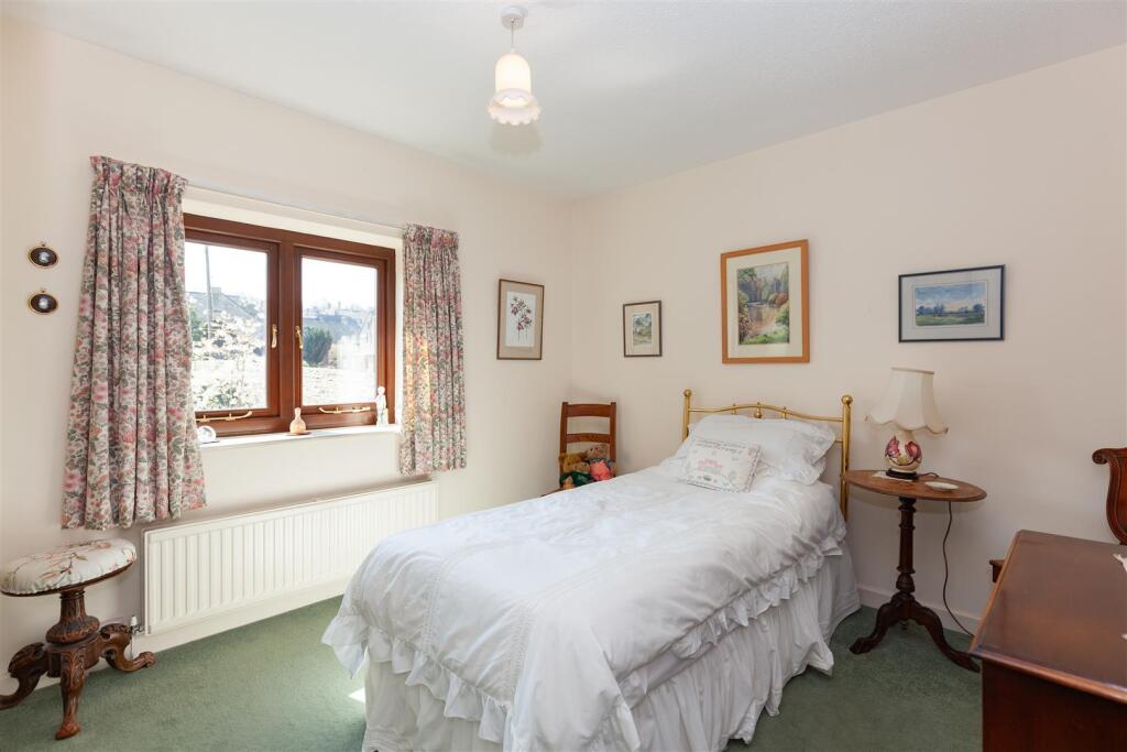 Master Bedroom 1.jpg