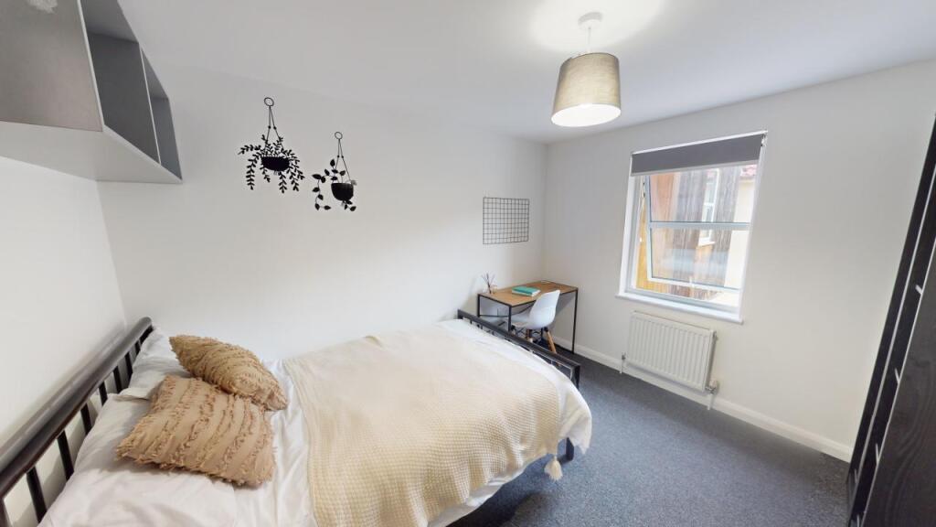 Flat-4-Piccadilly-Place-Bedroom-4.jpg