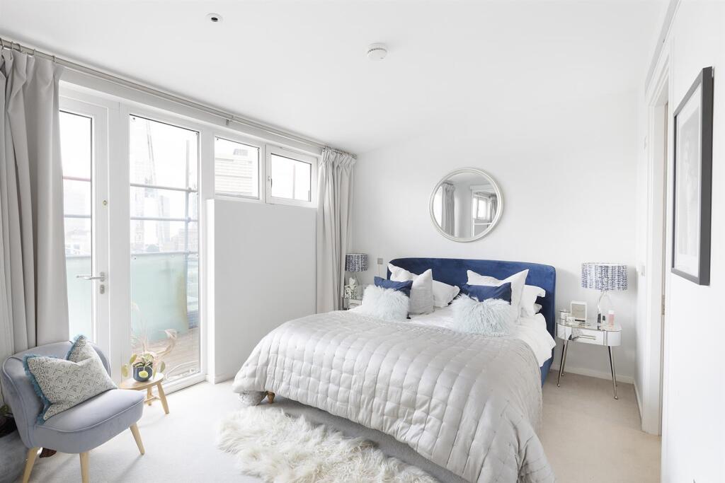 Flat 5, 30, Park Stree Borough Market, London Brid