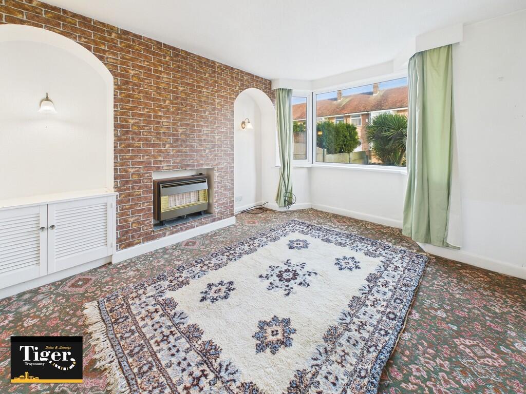 CAM02176G0-PR0768...