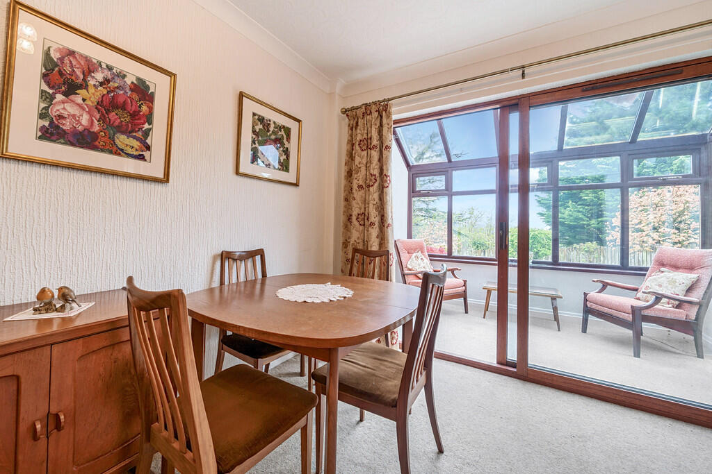 Living / Dining R...