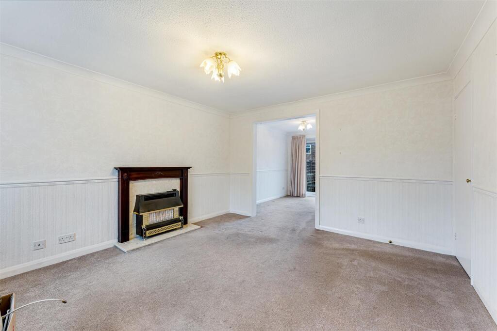 22 HAWTHORNE DRIVE-21.jpg