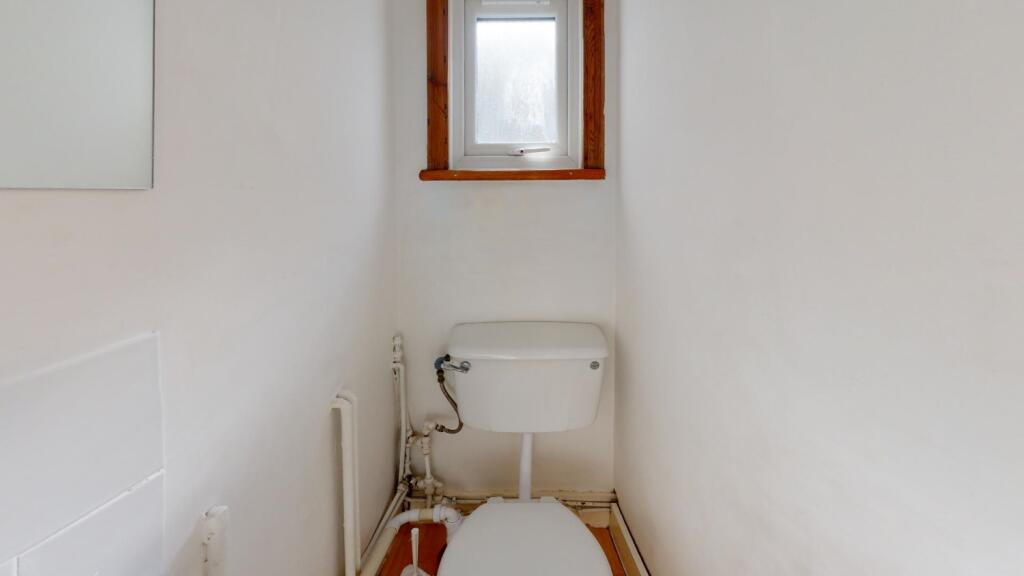 G4-Lets-42-Hartington-Bathroom(1)