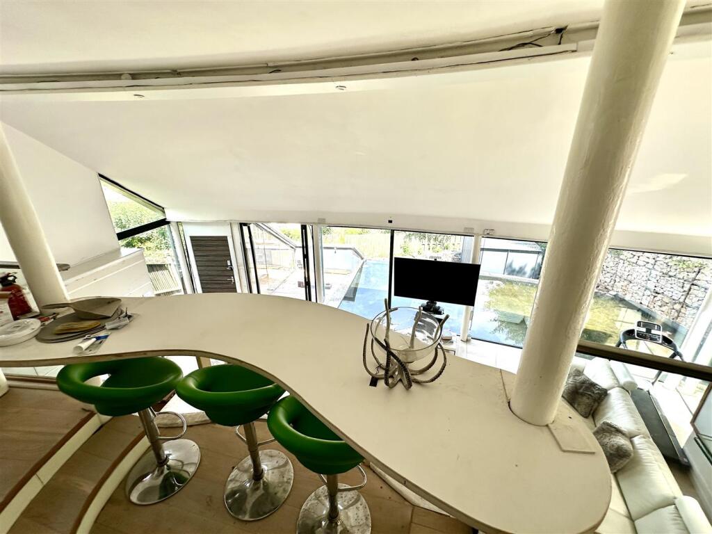 GALLERIED KITCHEN