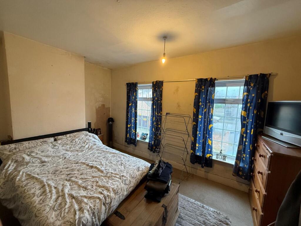 Bedroom one.jpg