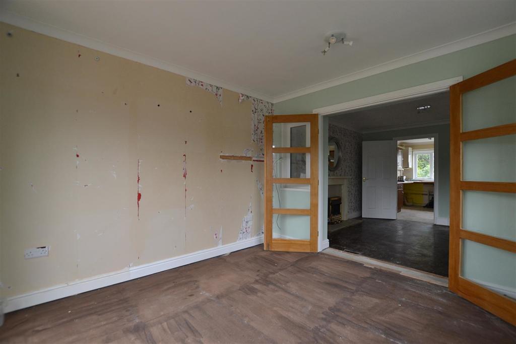 dining room..JPG