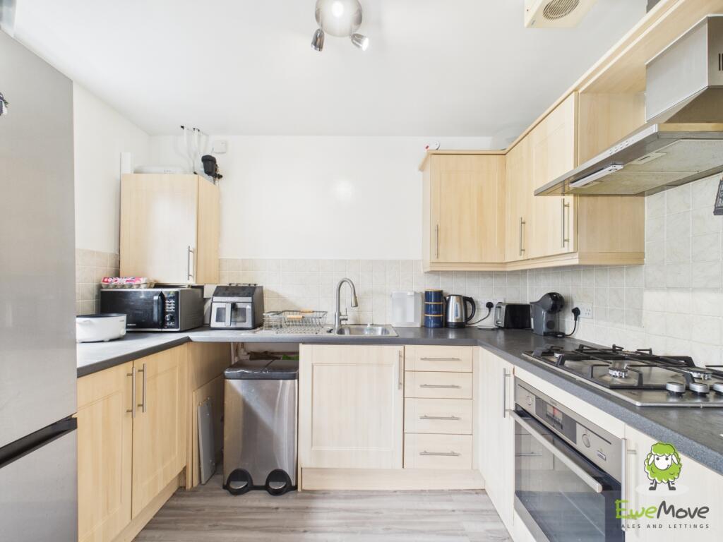 EweMove Estate Agents Basingstoke - Compton Way