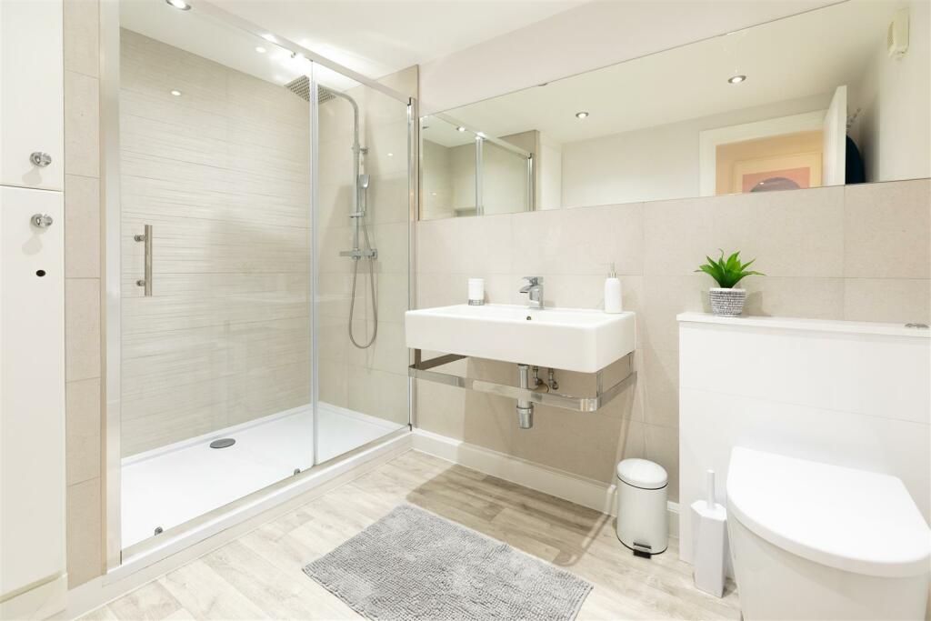 Shower Room 8.jpg