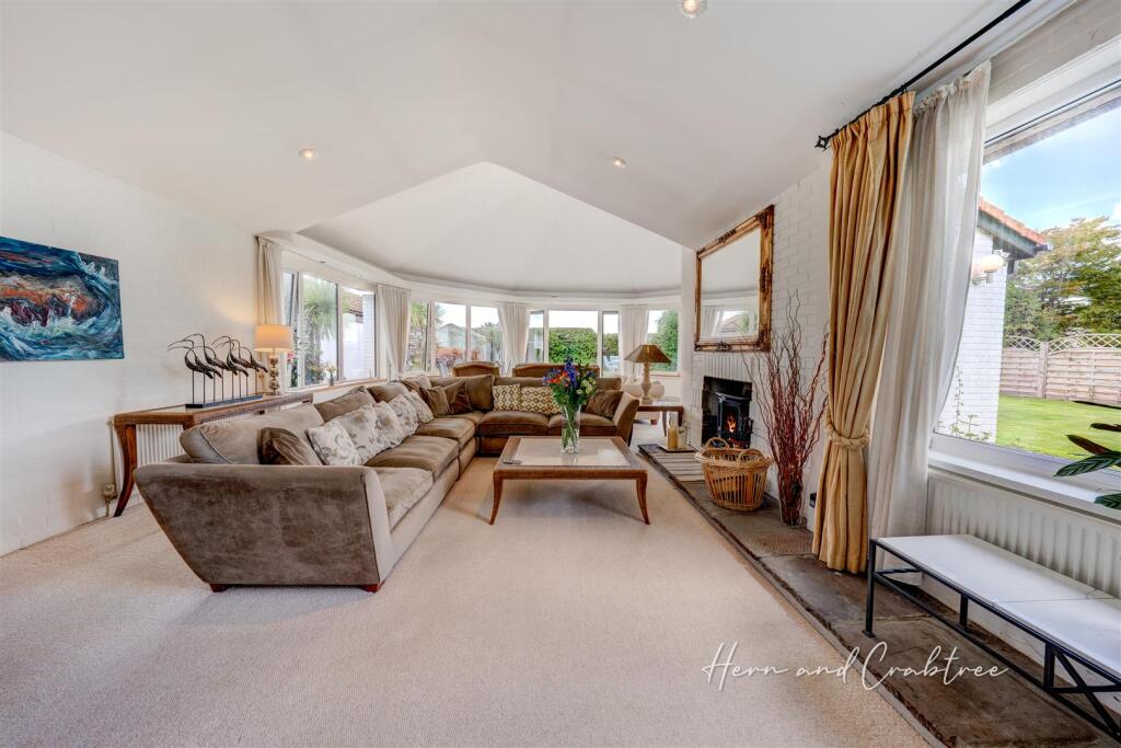 Wellfield Court, Marshfield, HernCrabtree (2).jpg