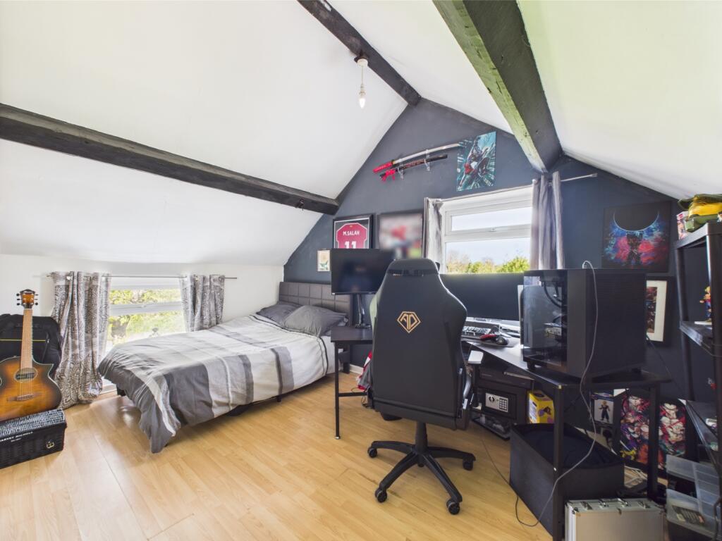 CAM02386G0-PR0125-STILL030