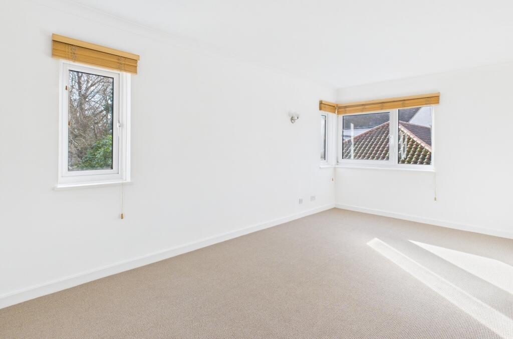 CAM02545G0-PR0342-STILL004