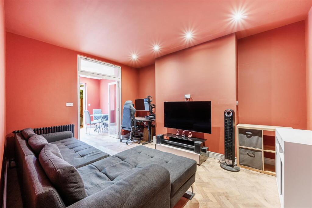 GFF, 4 Grasmere Avenue-3.jpg