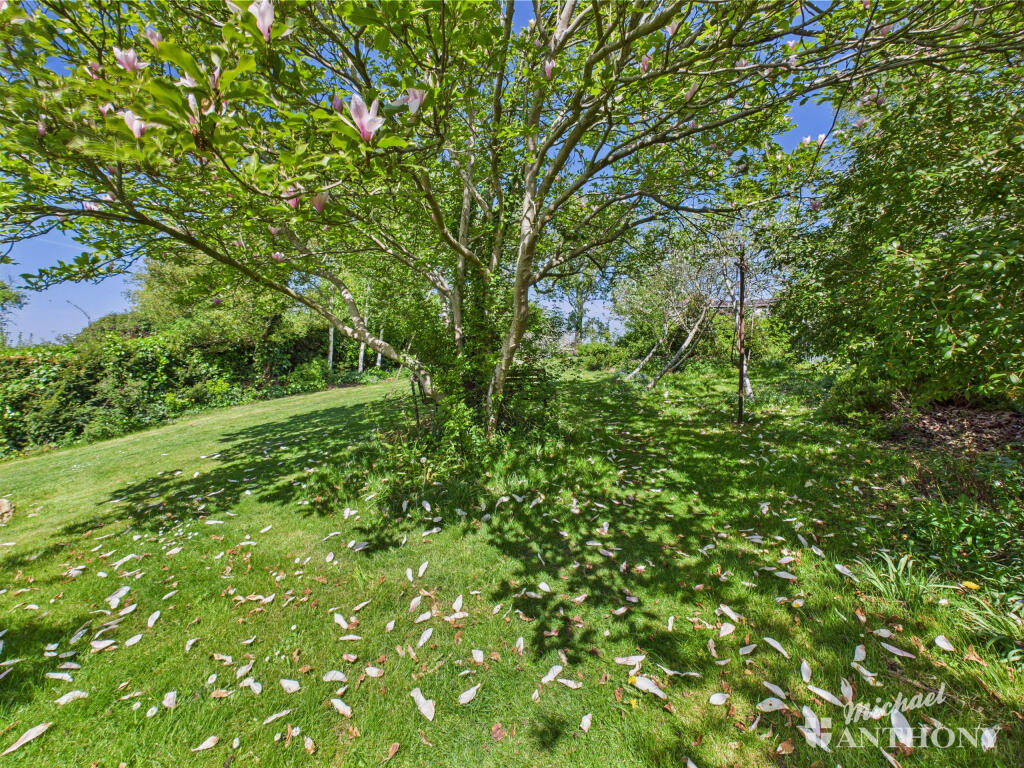 CAM03852G0-PR0259-STILL041
