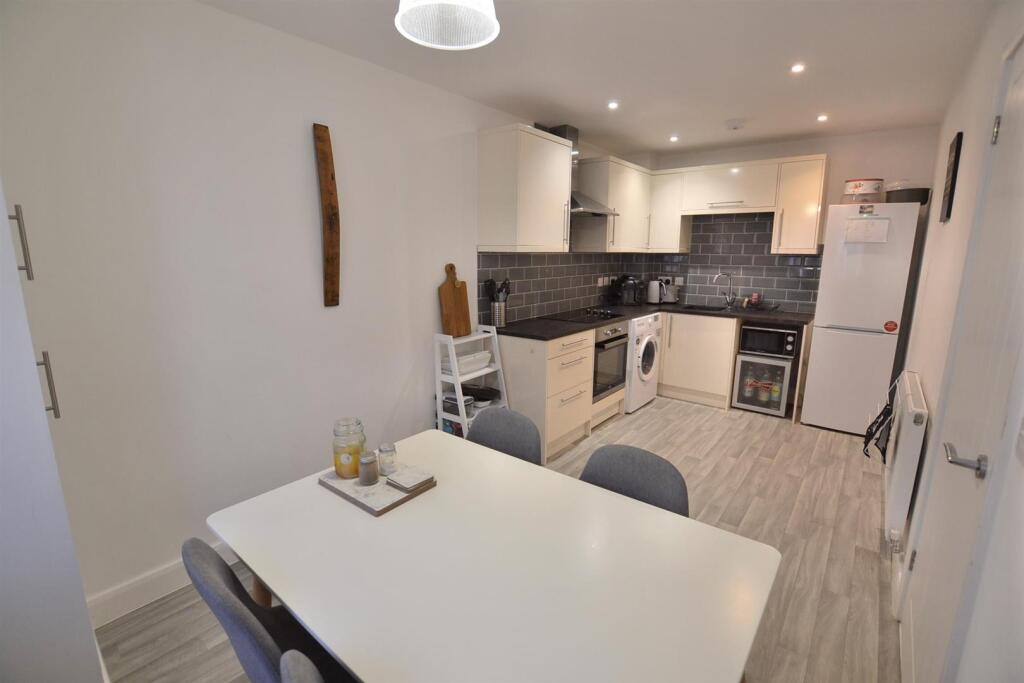 Fitted Dining Kitchen