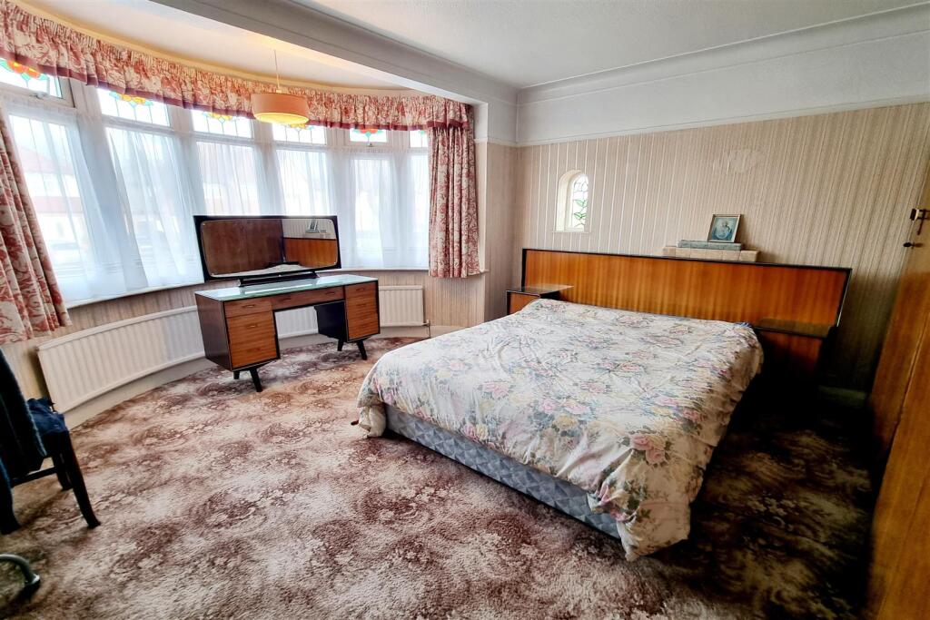 BEDROOM 2:
