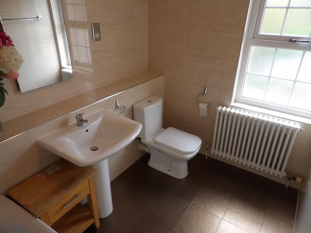 Bedroom 1 ensuite