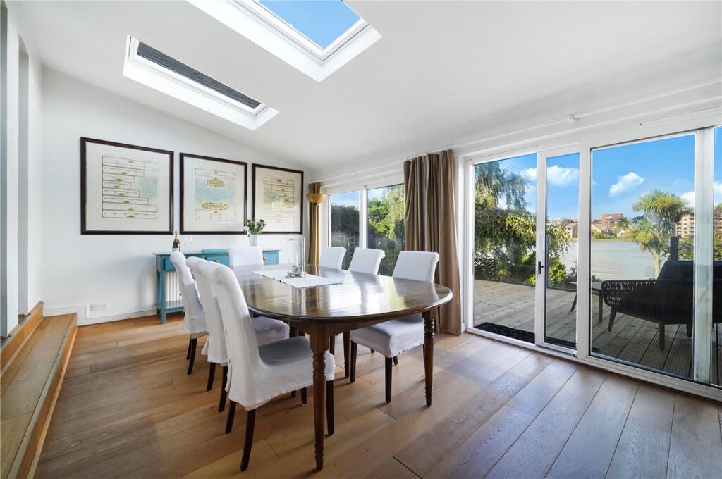 Deodar Road, London, SW15