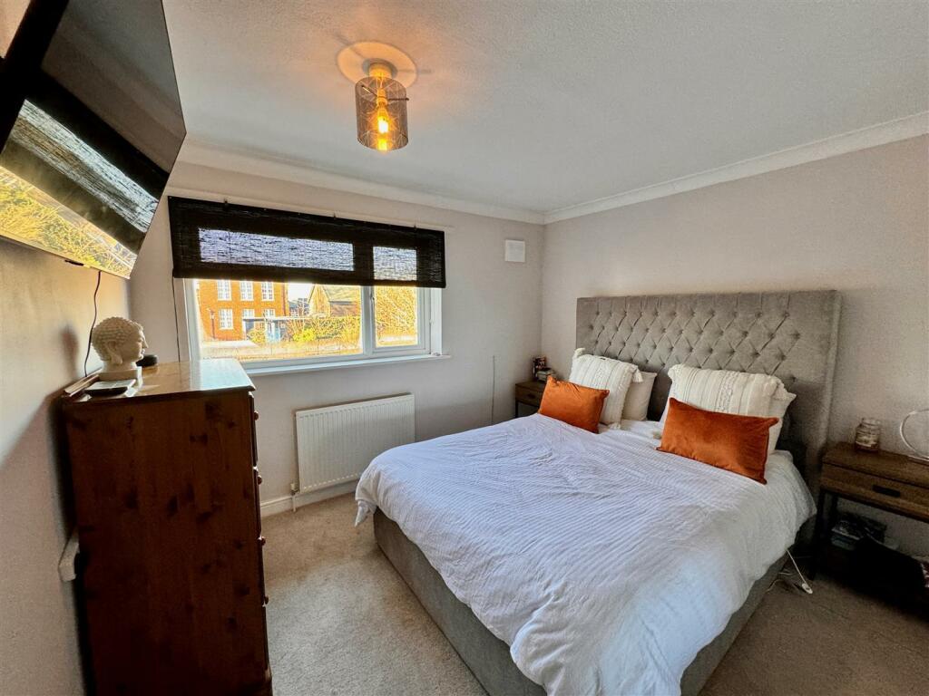 PRINCIPLE BEDROOM