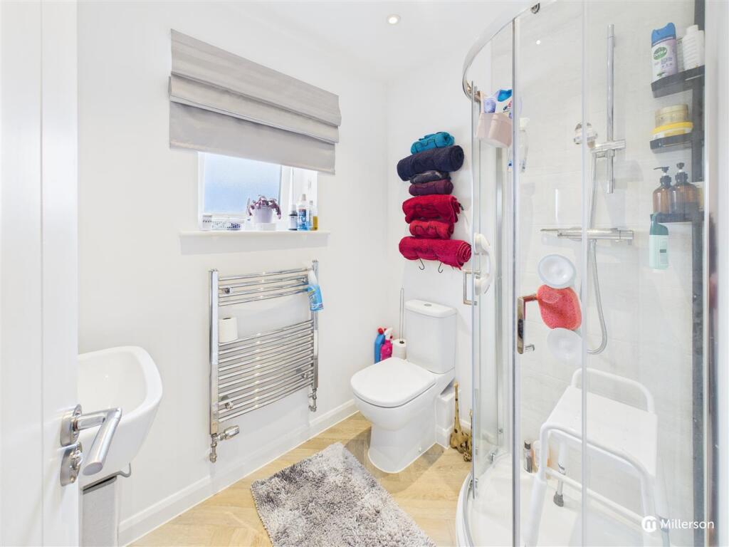 Ensuite to Bedroom One