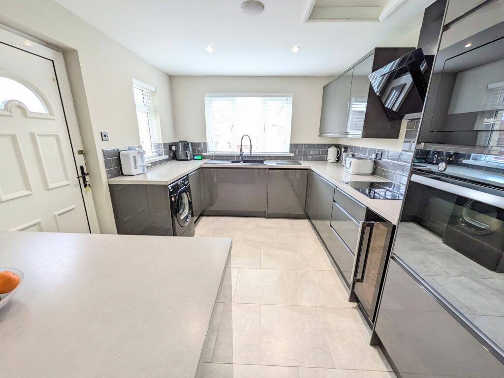 PXL_20241018_103301317.MP~2