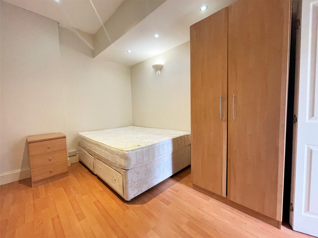 72aad70189a4bb3321a71d08fd0eea34