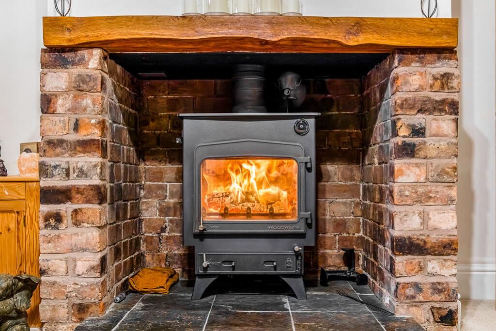 23 Church Road (Old Leake)-16
