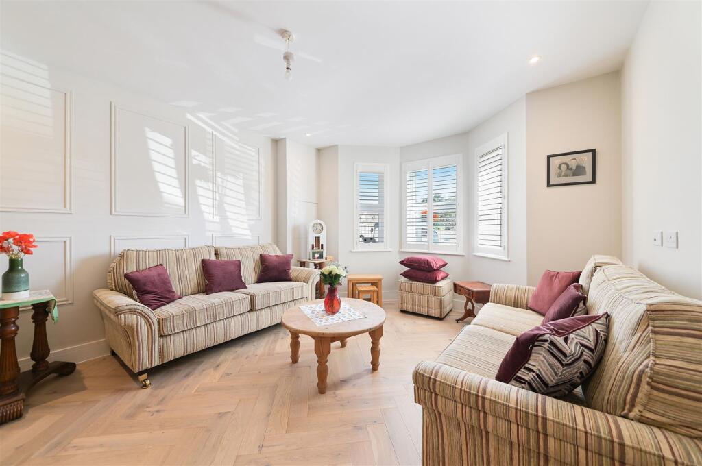 BRUNSWICK CLOSE,6  (9).jpg