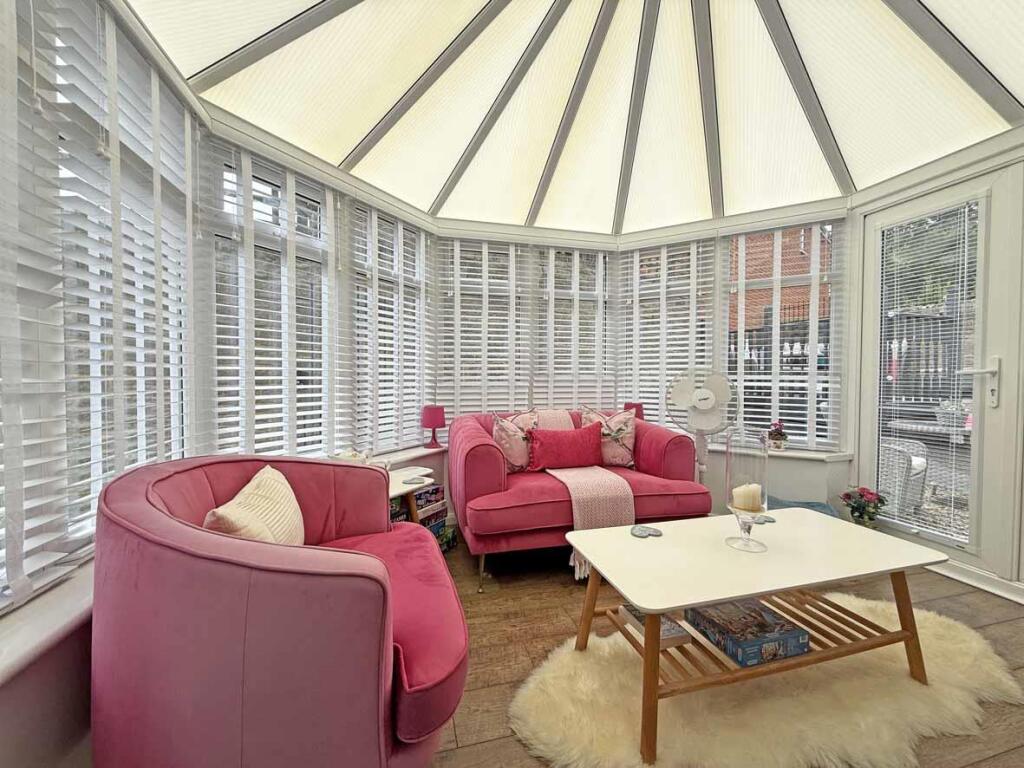 Frobisher Approach 75 - Conservatory.jpg