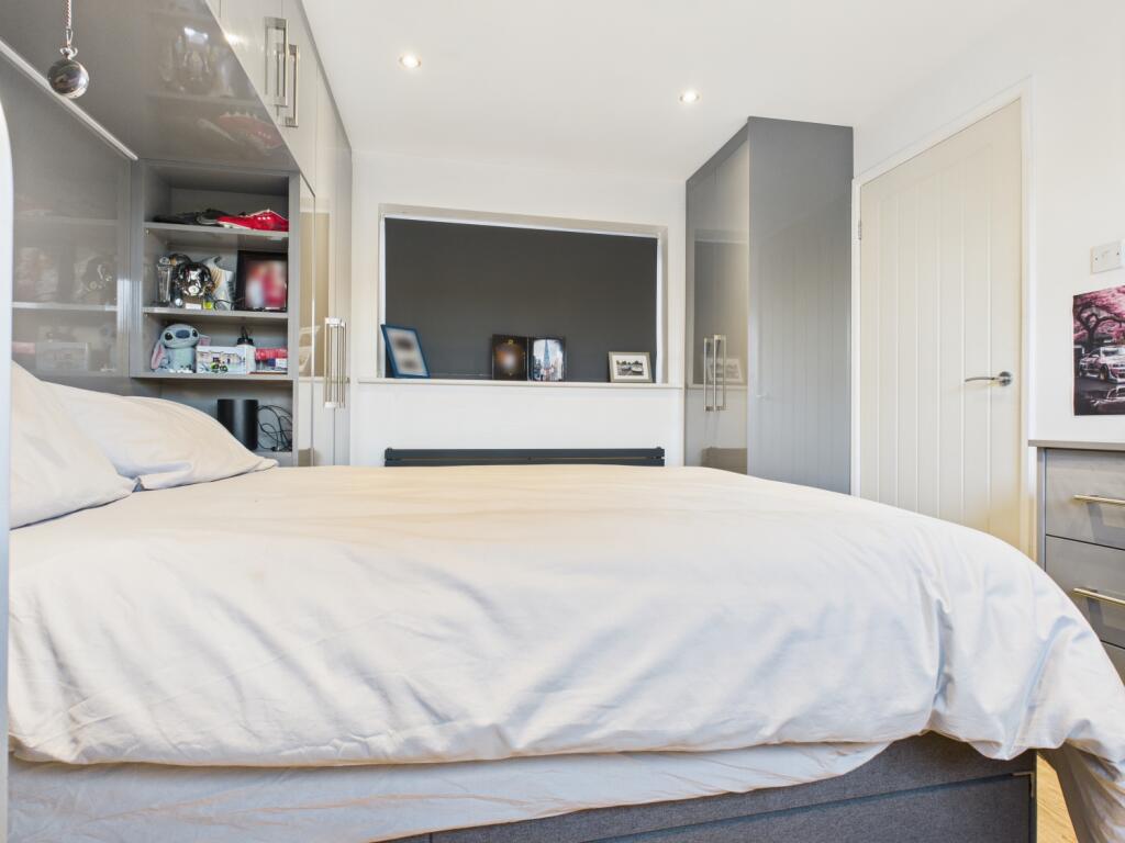 CAM03729G0-PR0181-STILL002