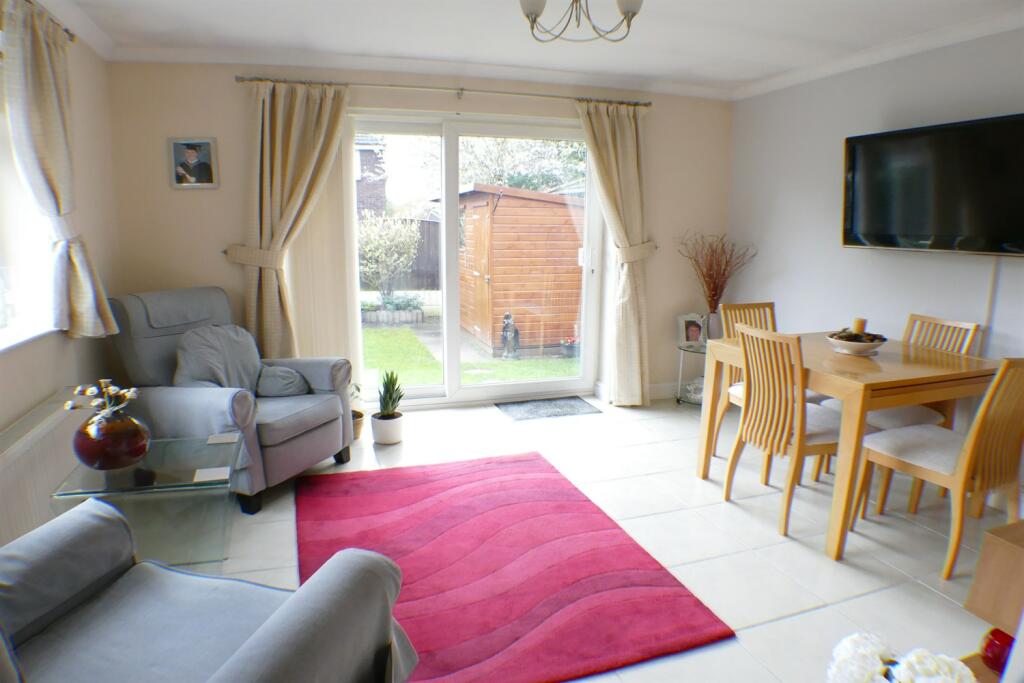 Family Room/Dining R