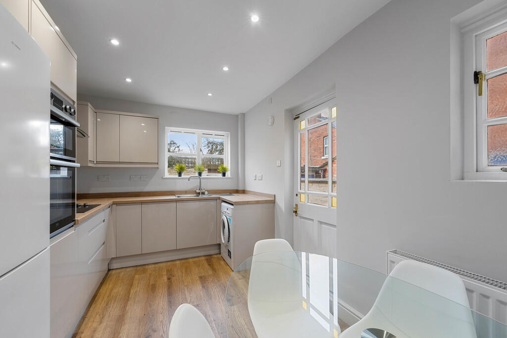 18 Gresford Avenu...