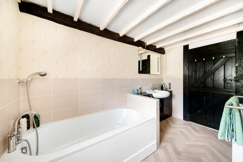 HOUSE BATHROOM