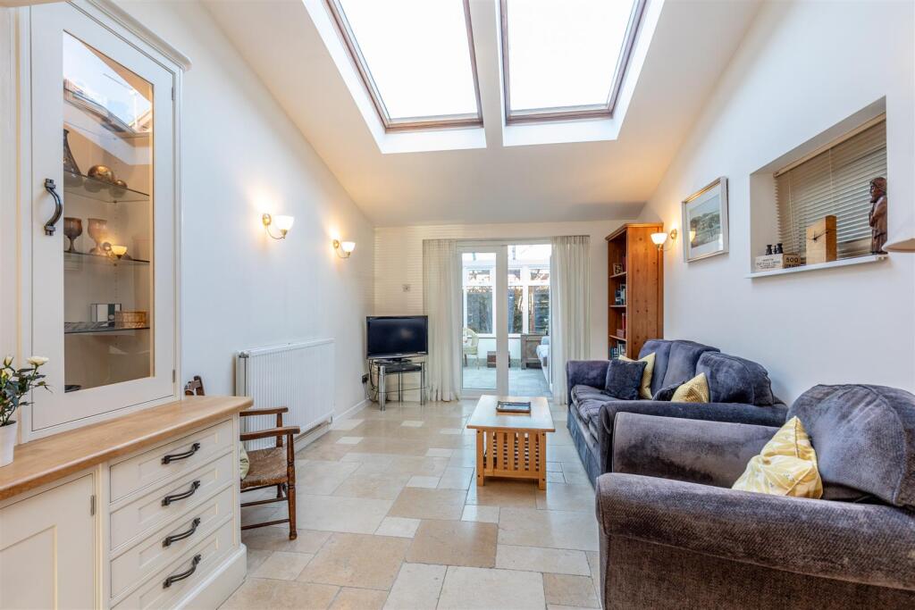 Brean Down Ave, Henleaze Living Area 3.jpg