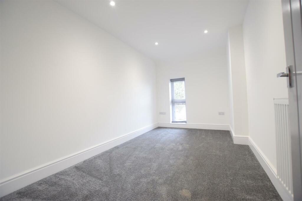 Apt 11 Bedroom.JPG