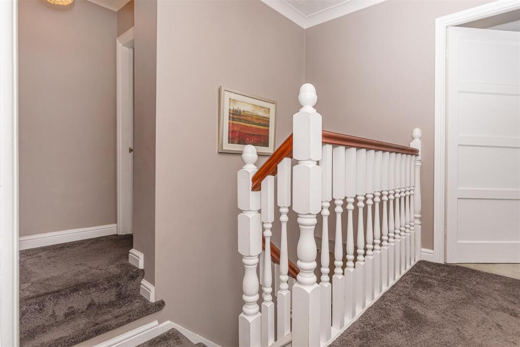Bramleys Estate Agents - Kennedy Avenue - Fixby (3