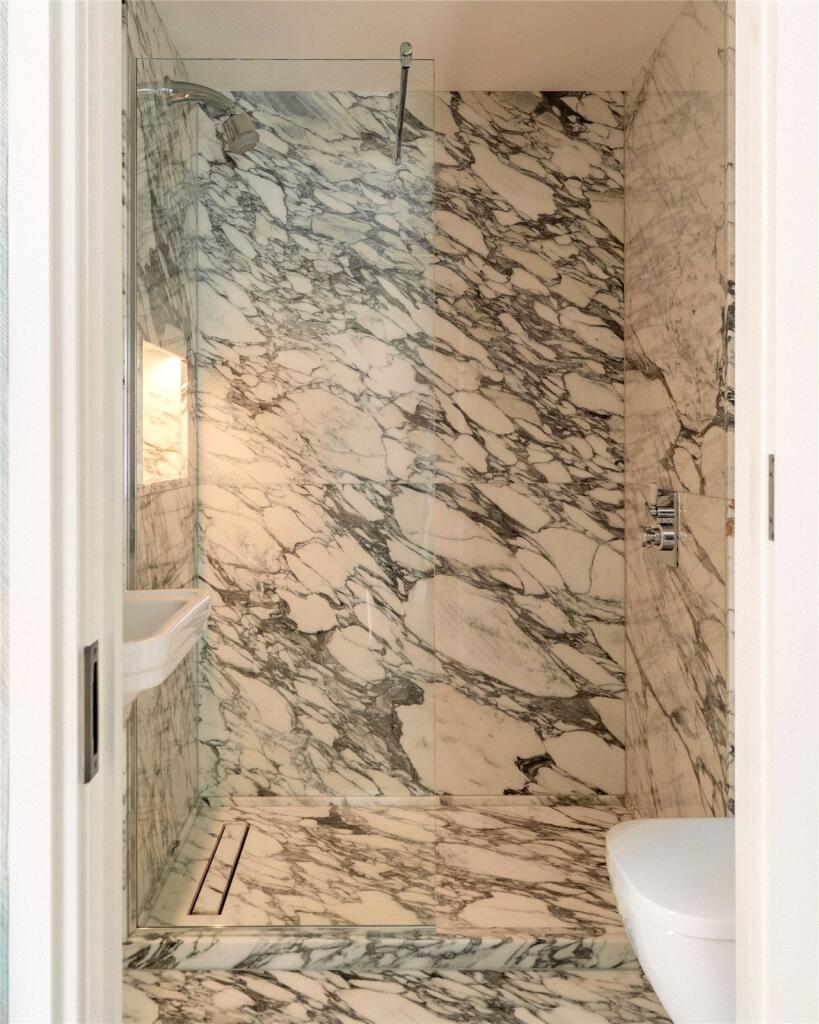 En Suite Shower