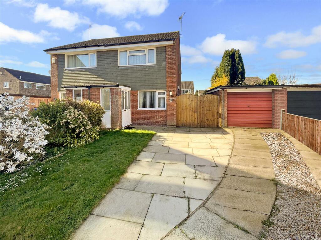8 Westbury Avenue