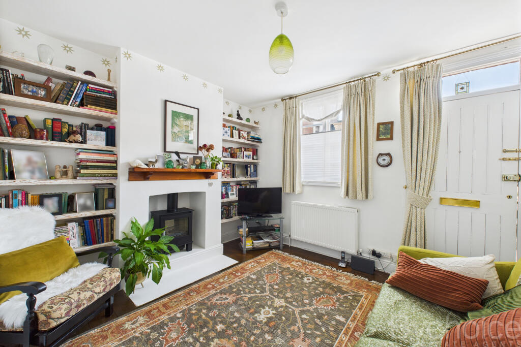 CAM05454G0-PR0042-STILL001