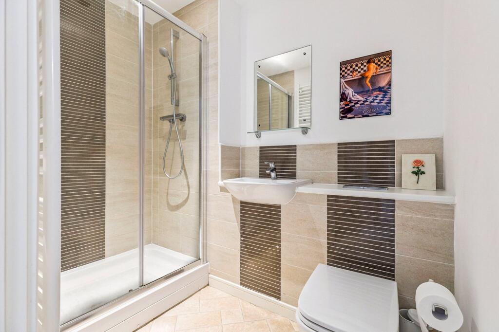 En-Suite (1st)