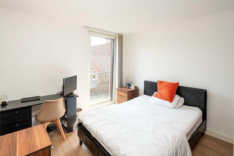 5 Baroque Gardens bedroom 2.jpeg