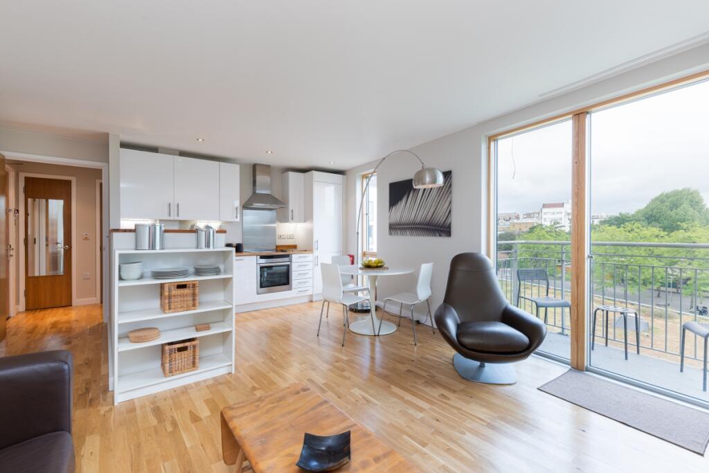 Artesian House F6...