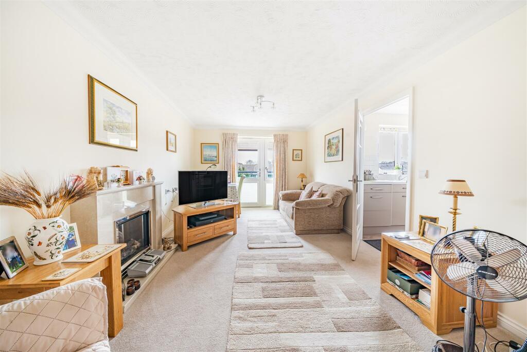 Living Room.jpg