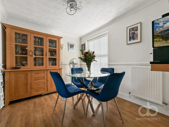 127762agx70394912img070000max656x437