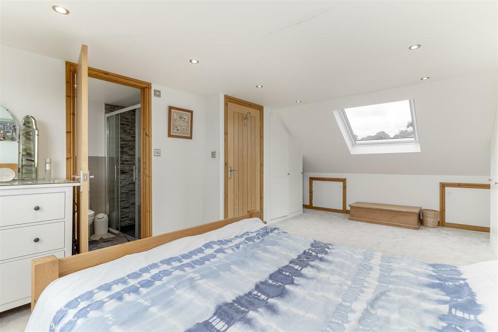 Master Bedroom - B.jpg