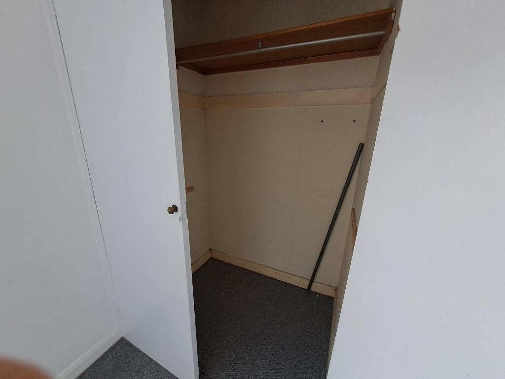 Cupboard bedroom 1 