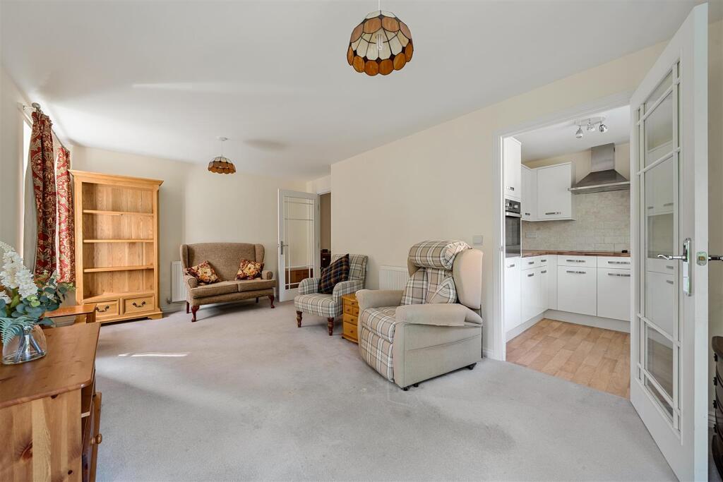 9-682364603a644-1293533-ARW-9 .jpg