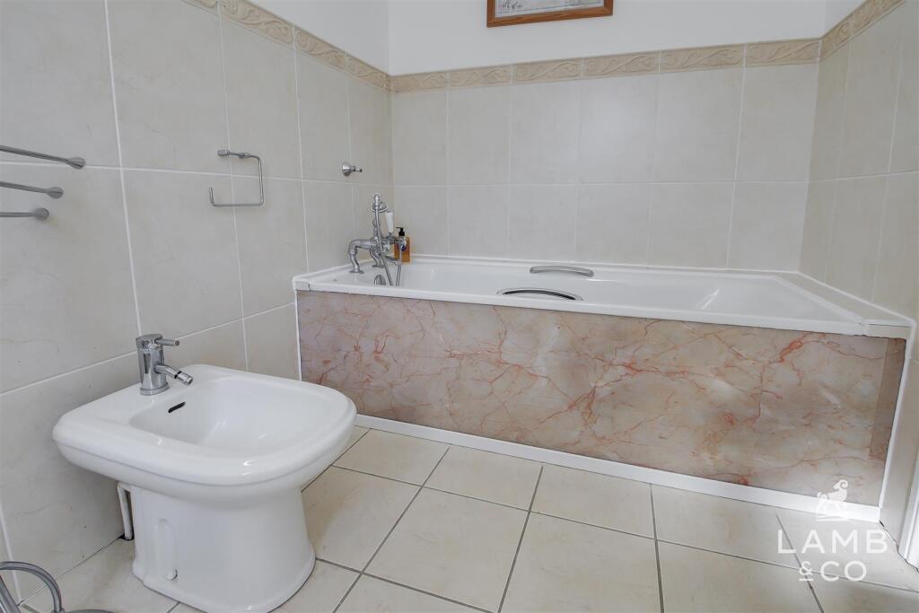 EN-SUITE