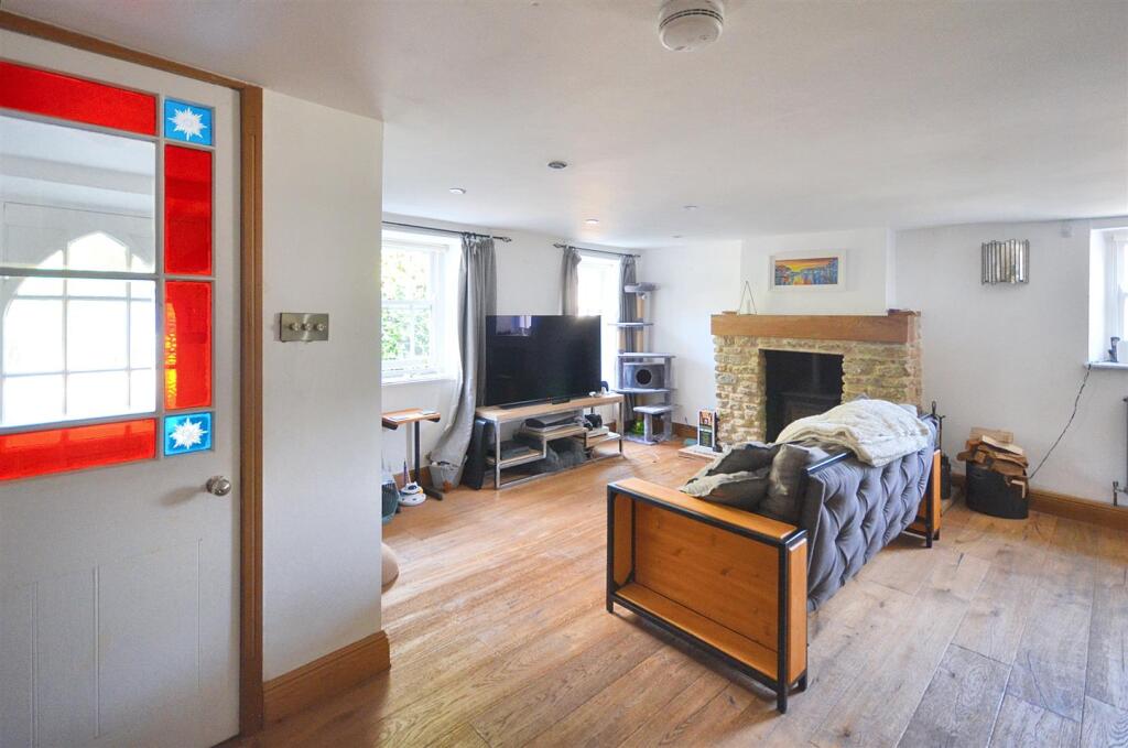 Sitting/Dining Room