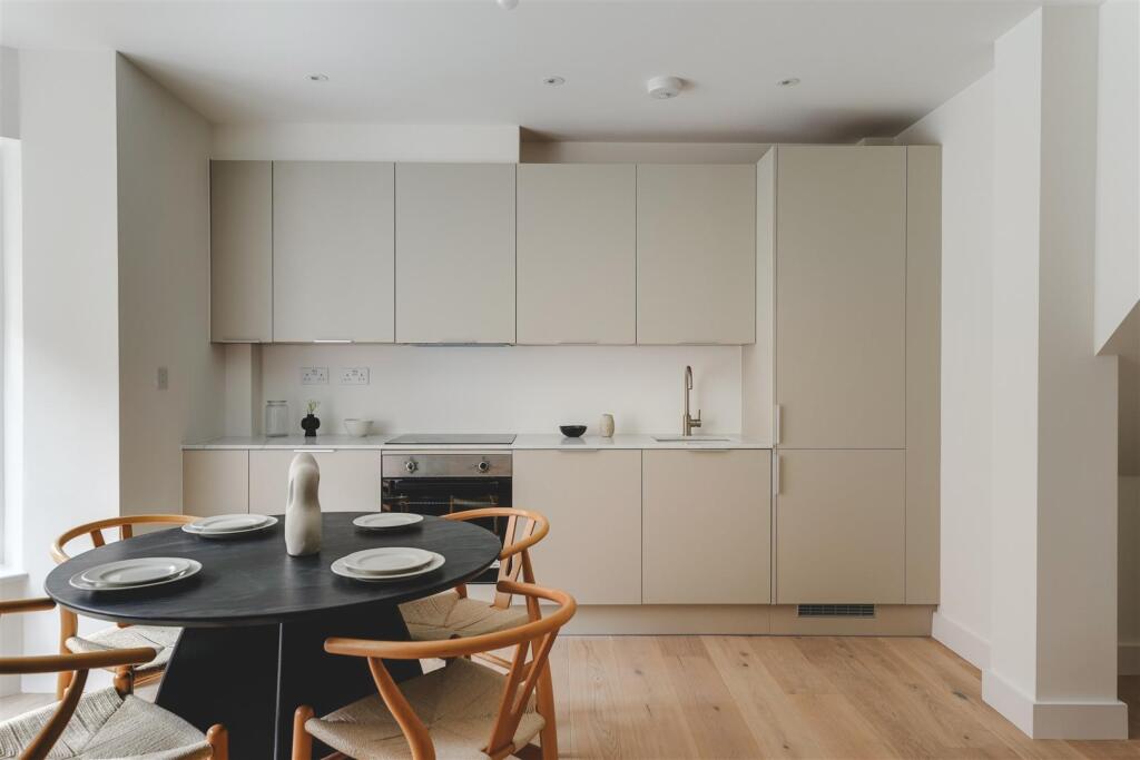 Clissold Close-57.jpg